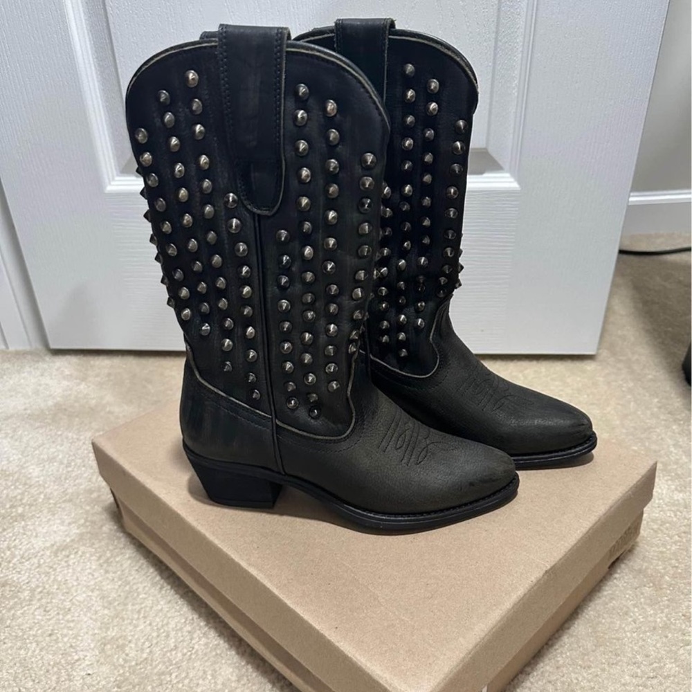 Cowboy distressed studded boots